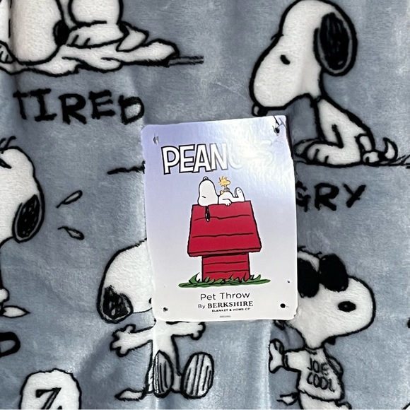 ๐ HP ๐ Peanuts Snoopy Mood Plush Blanket Throw - Picture 2 of 5